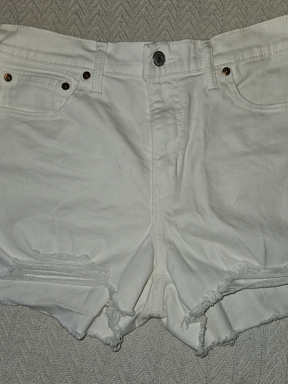 Signature by Levi Strauss White Frayed Distressed Denim Cutoff Shorts